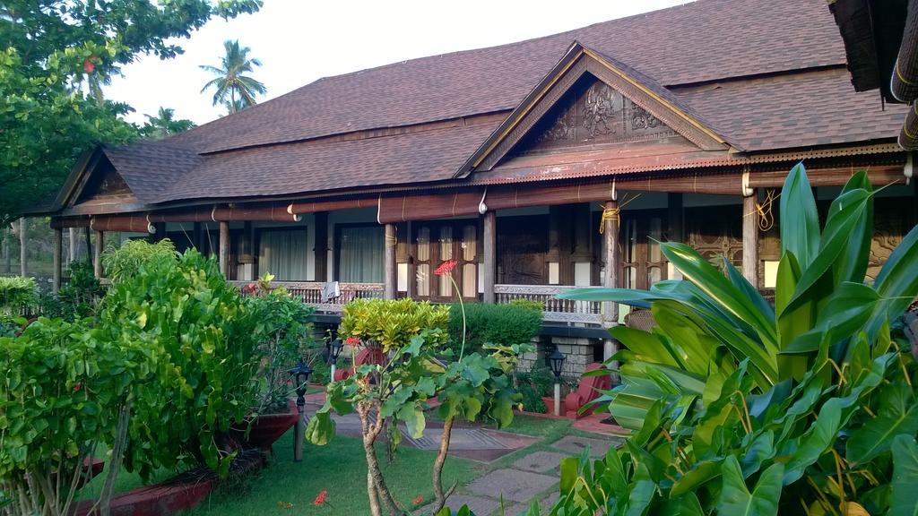 Palm Tree Anex Hotel Varkala Buitenkant foto