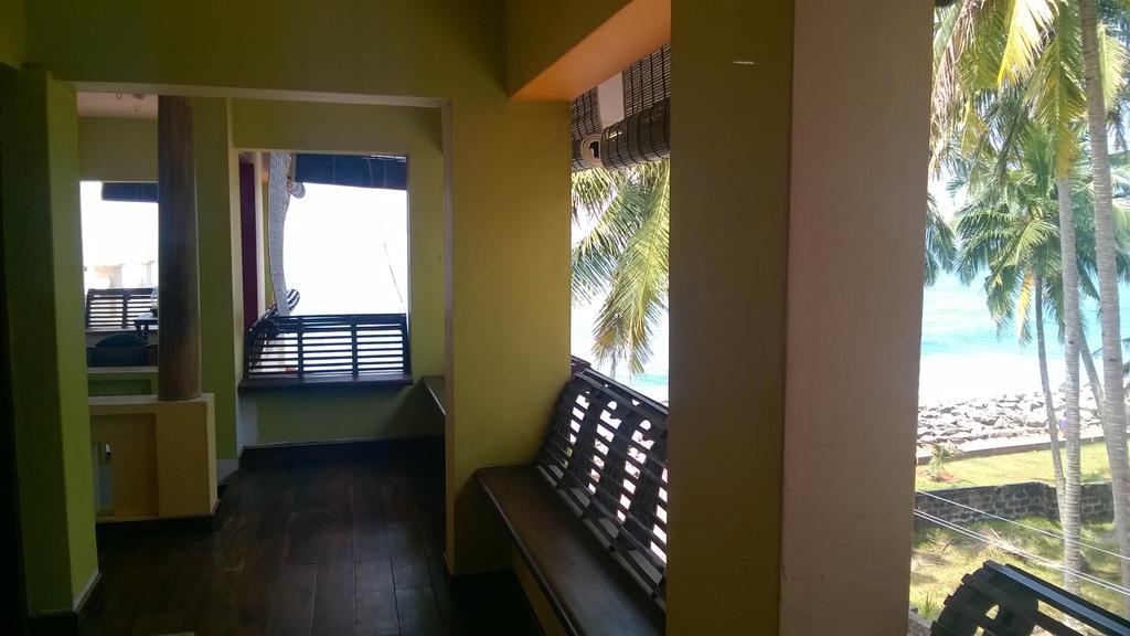 Palm Tree Anex Hotel Varkala Buitenkant foto