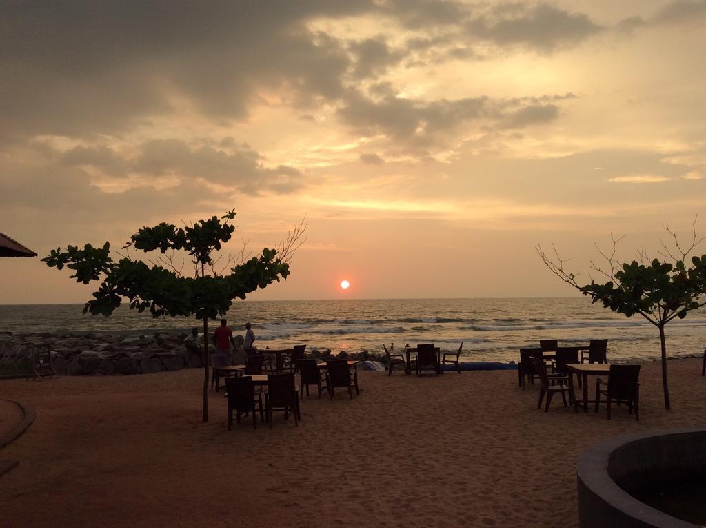 Palm Tree Anex Hotel Varkala Buitenkant foto
