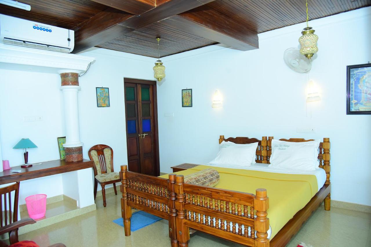 Palm Tree Anex Hotel Varkala Buitenkant foto